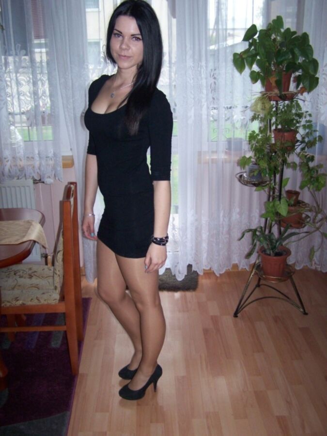 Amateur girls with legs in pantyhose