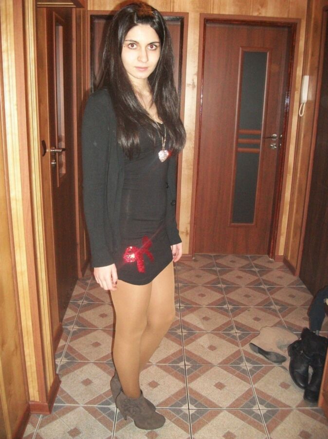 Amateur girls with legs in pantyhose