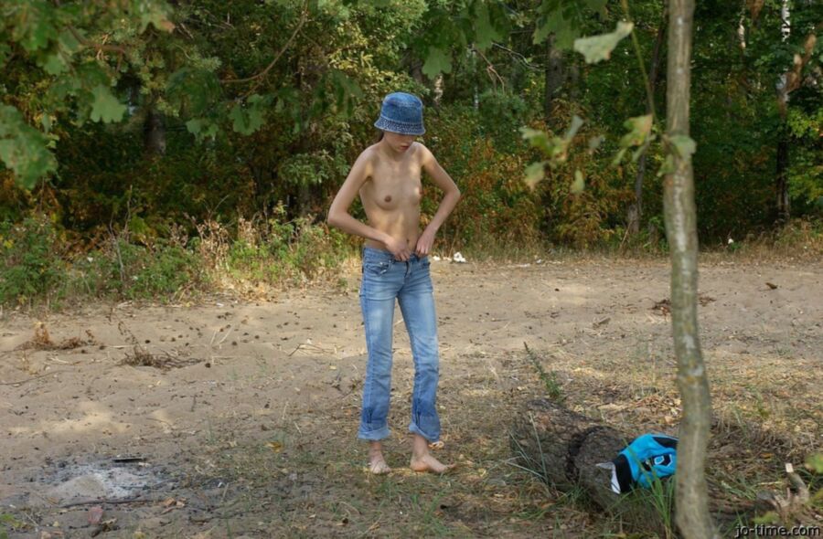 Skinny Teen Pee in the Woods