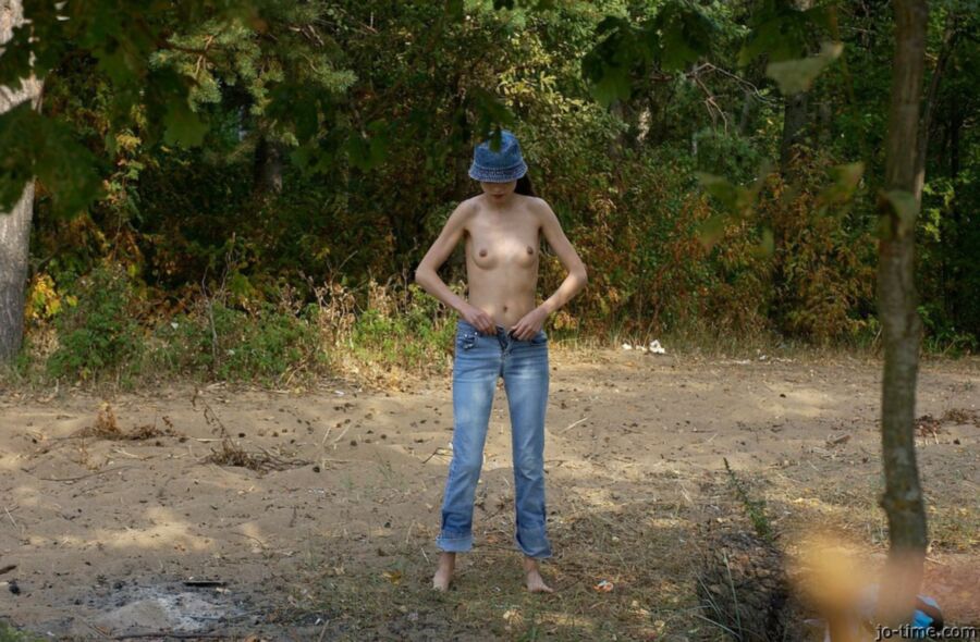 Skinny Teen Pee in the Woods