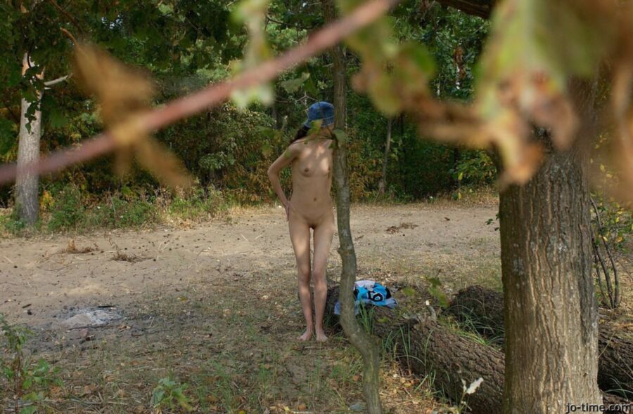 Skinny Teen Pee in the Woods