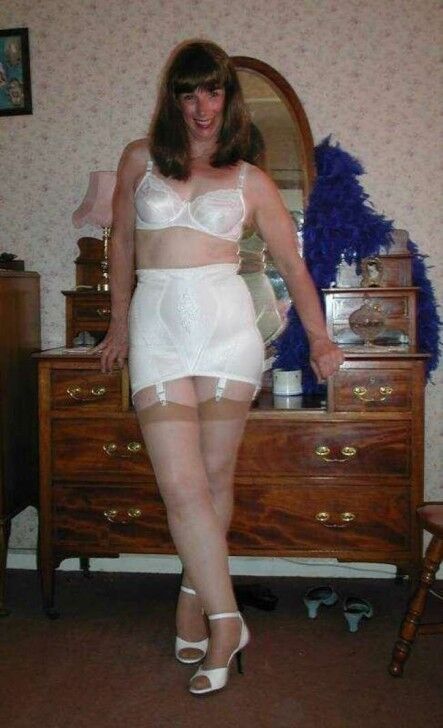 ANOTHER SET OF WOMEN IN GIRDLES AND SHAPE WEAR!!