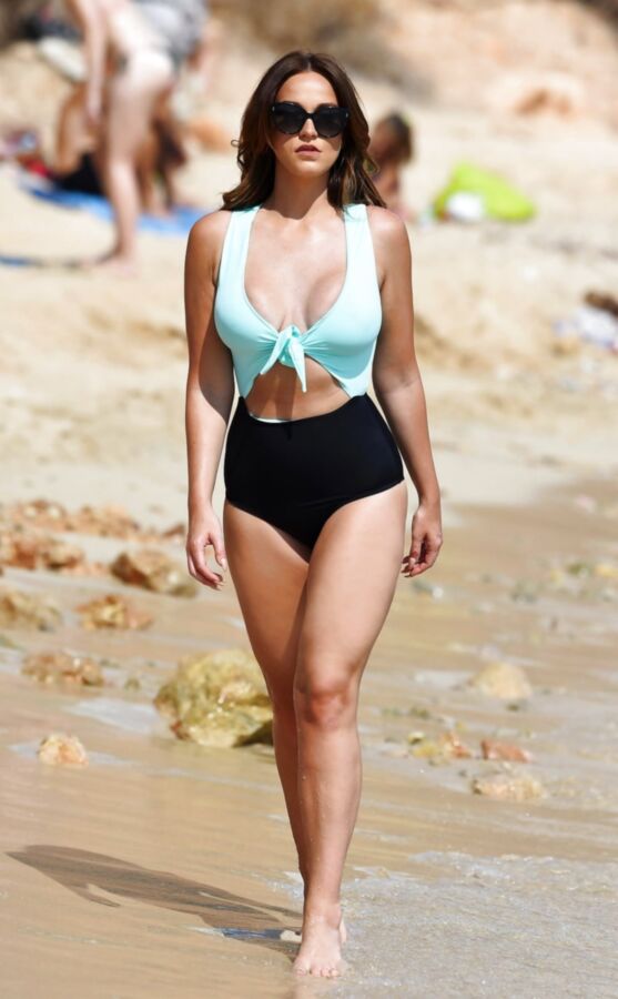 Vicky Pattison's Beach Boobage