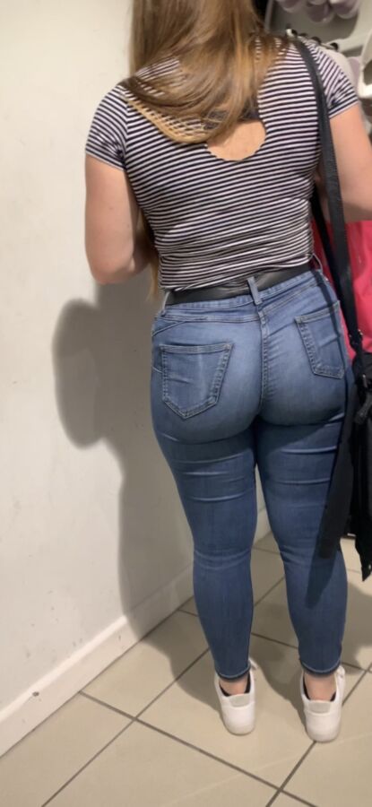 Incrível pawg adolescente do Reino Unido em jeans!