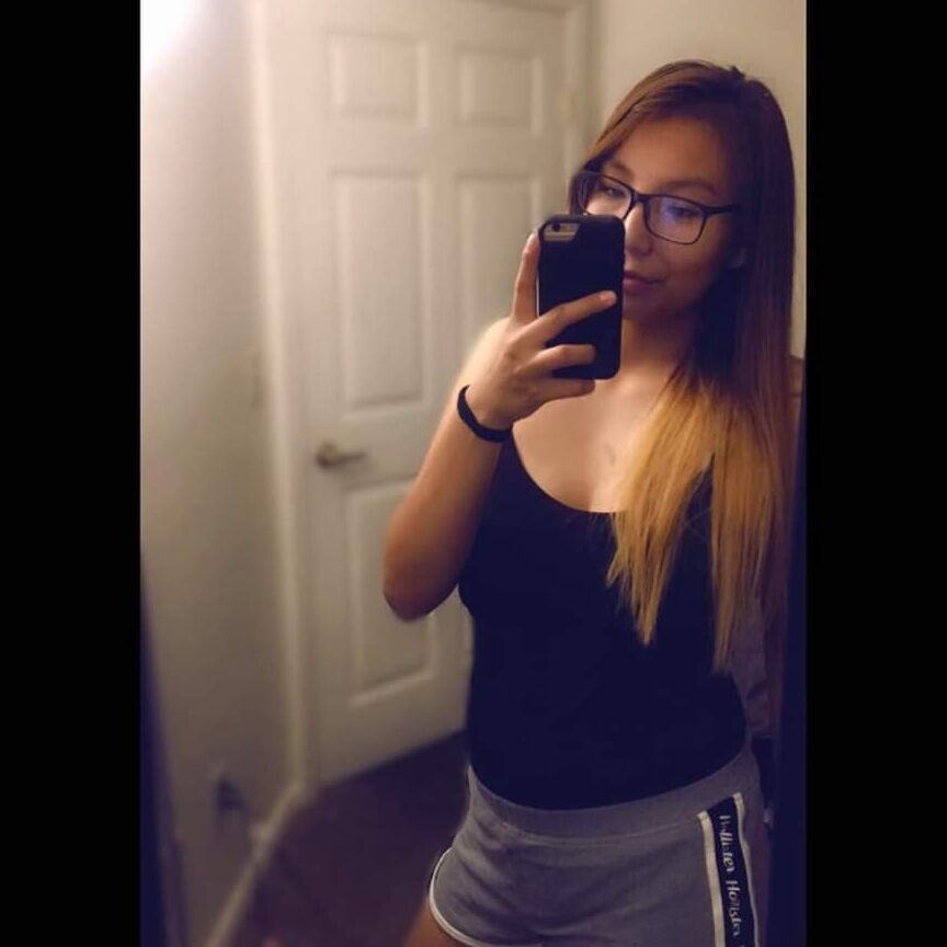 Sexy Navajo Teen someone gotta have her nudes hmu if you do