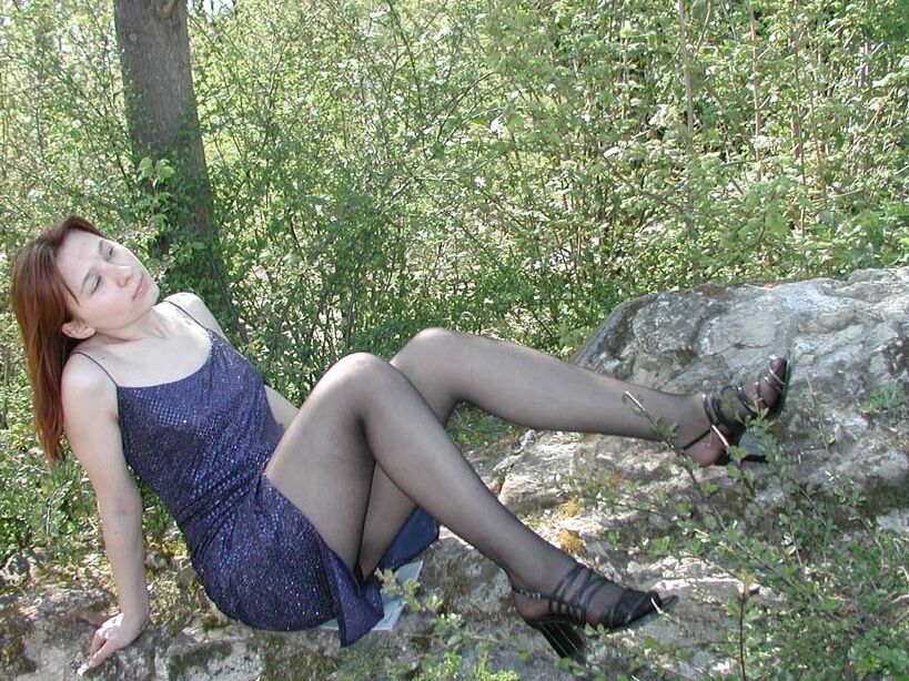 Annette german teen in pantyhose (Waldboden)