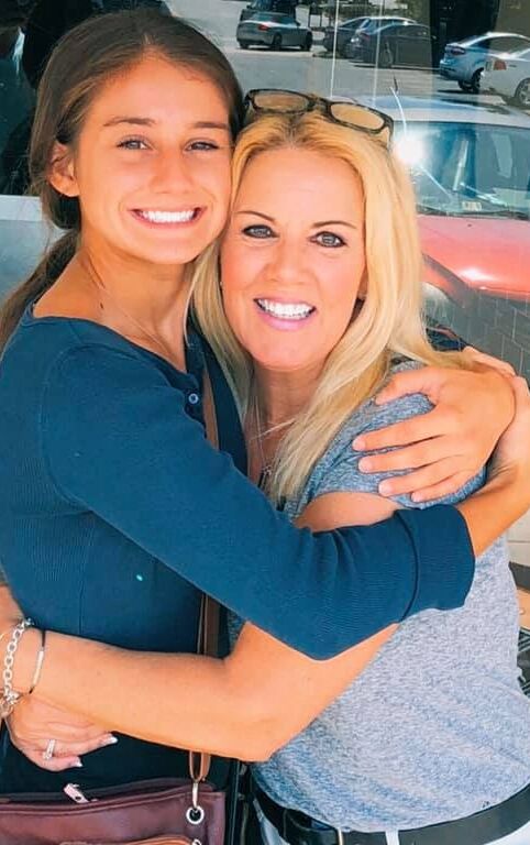 Mom or Daughter 5?