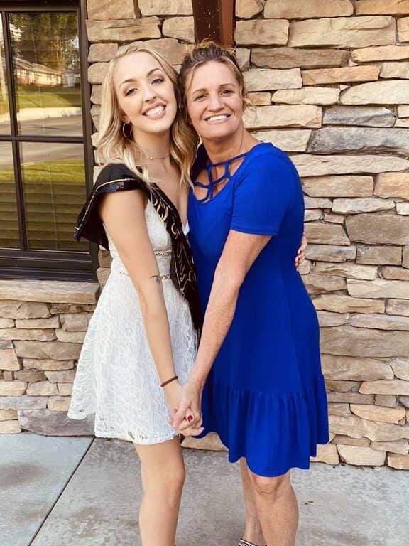 Mom or Daughter 5?