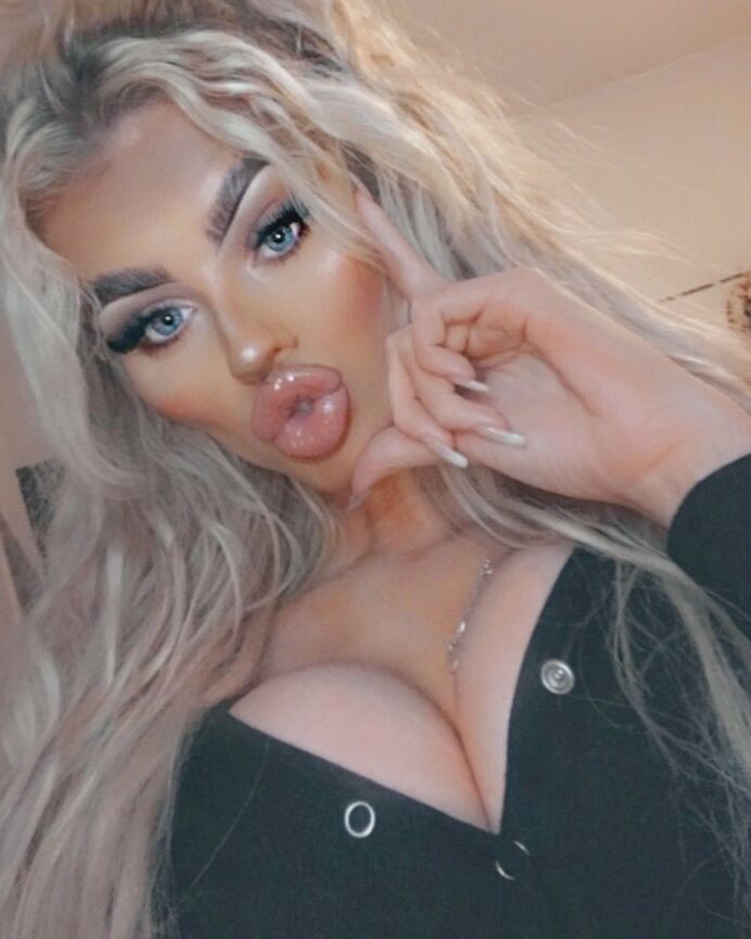 Cerys - Fuckable hypersexualized Chav - Chavs