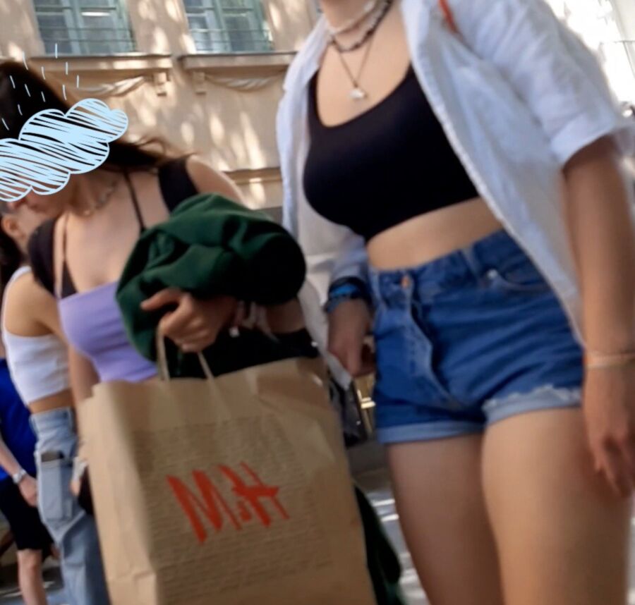 Streetgirls in blue shorts