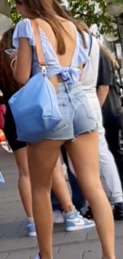 Streetgirls in blue shorts