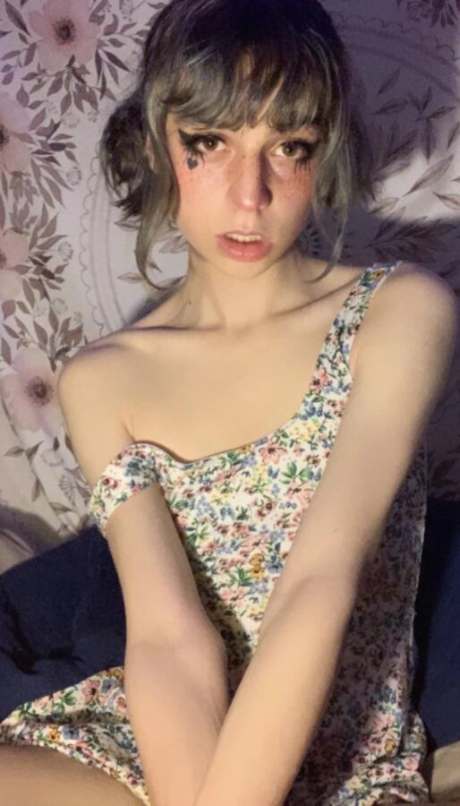 Sexy Femboy twink  - u/Cdbel