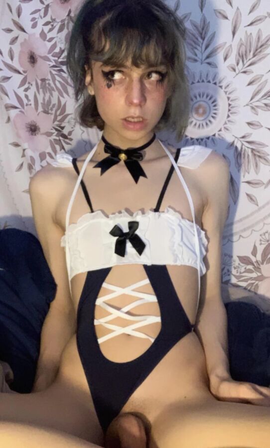 Sexy Femboy twink  - u/Cdbel