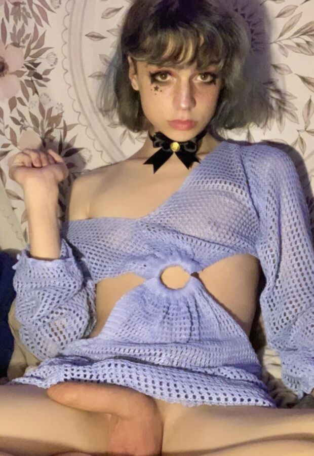 Sexy Femboy twink  - u/Cdbel