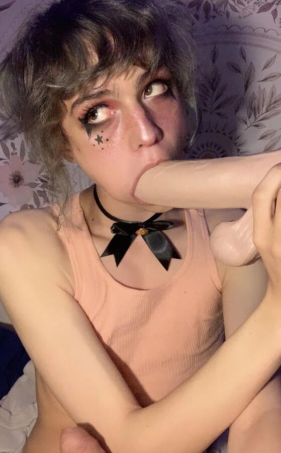 Sexy Femboy twink  - u/Cdbel