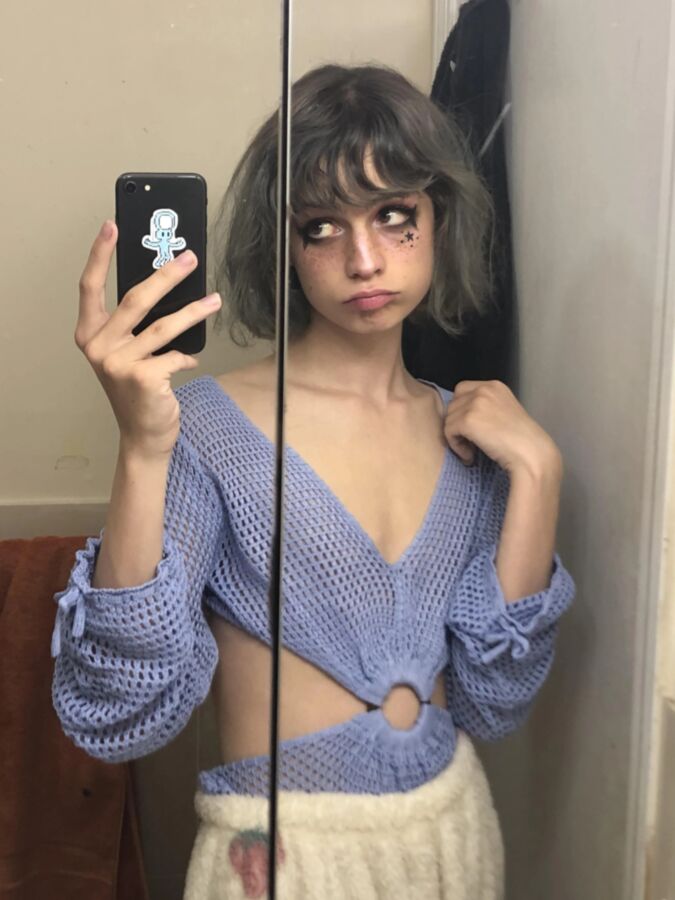 Sexy Femboy twink  - u/Cdbel