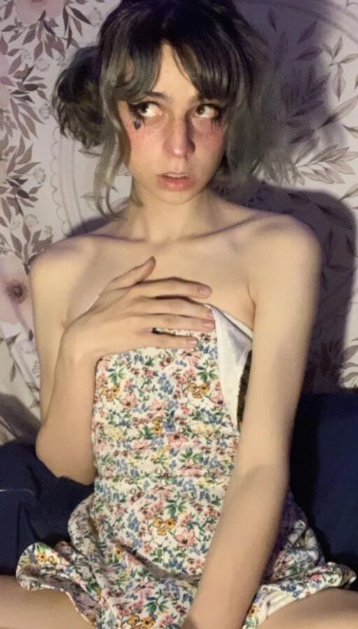 Sexy Femboy twink  - u/Cdbel