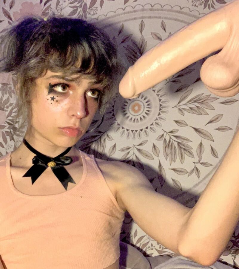 Sexy Femboy twink  - u/Cdbel