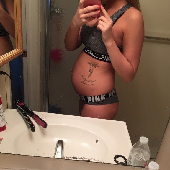 Blonde preggo teen selfies