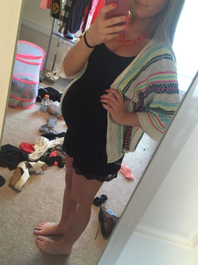 Blonde preggo teen selfies