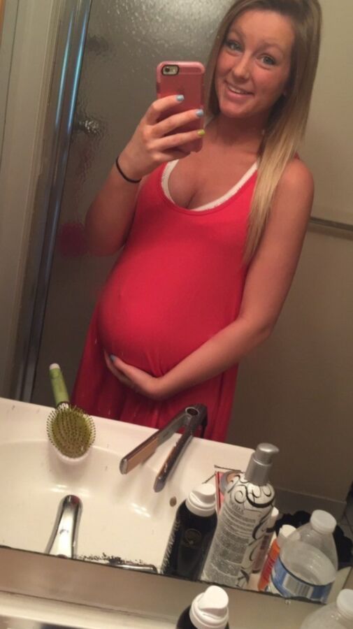 Blonde preggo teen selfies