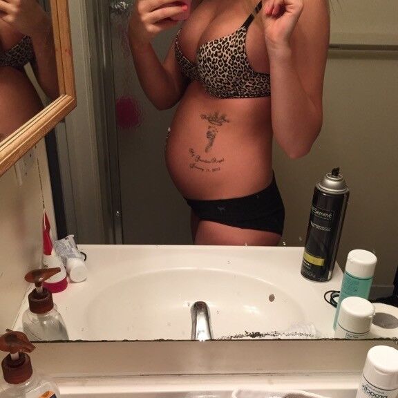 Blonde preggo teen selfies