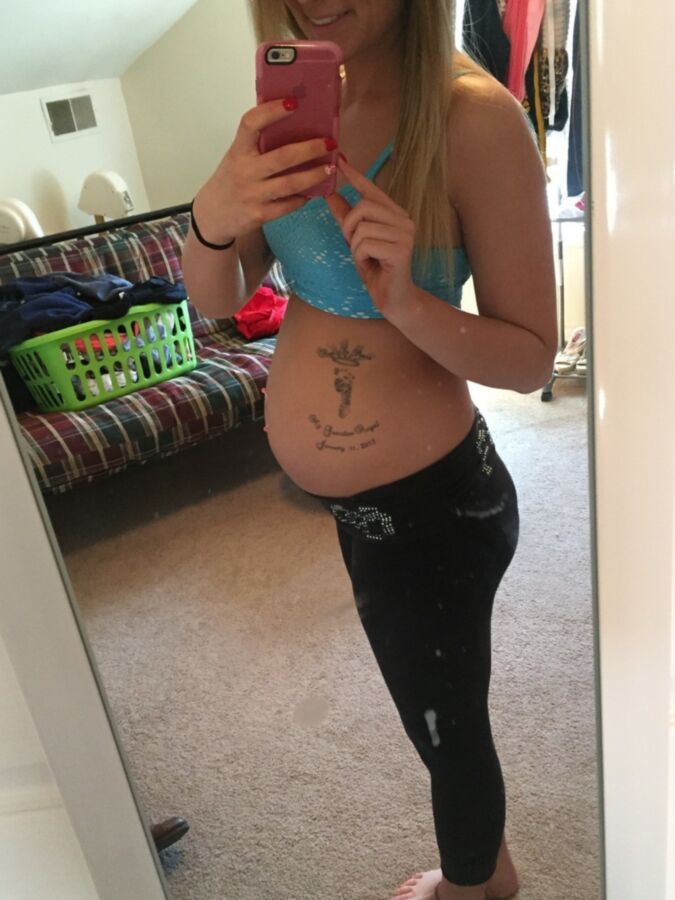 Blonde preggo teen selfies