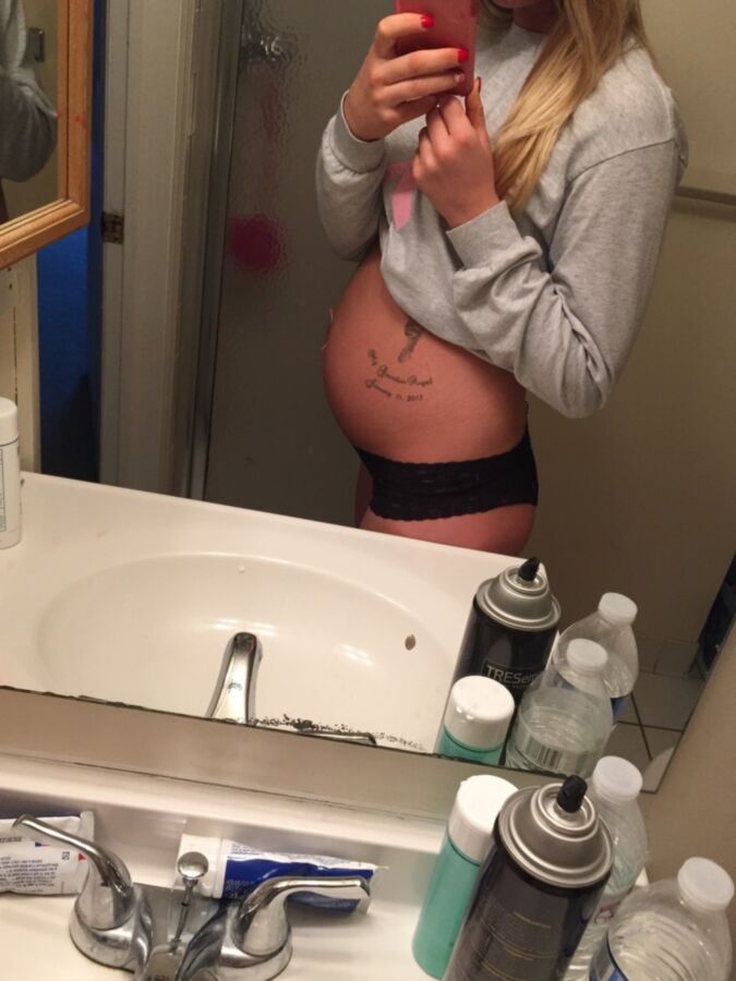 Blonde preggo teen selfies