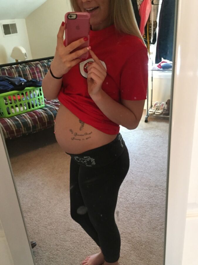 Blonde preggo teen selfies