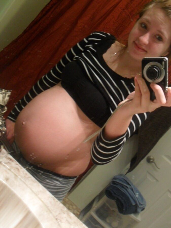 Pregnant Teen Selfshots