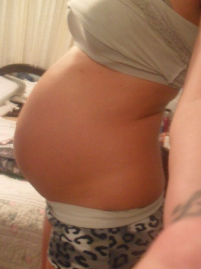 Pregnant Teen Selfshots