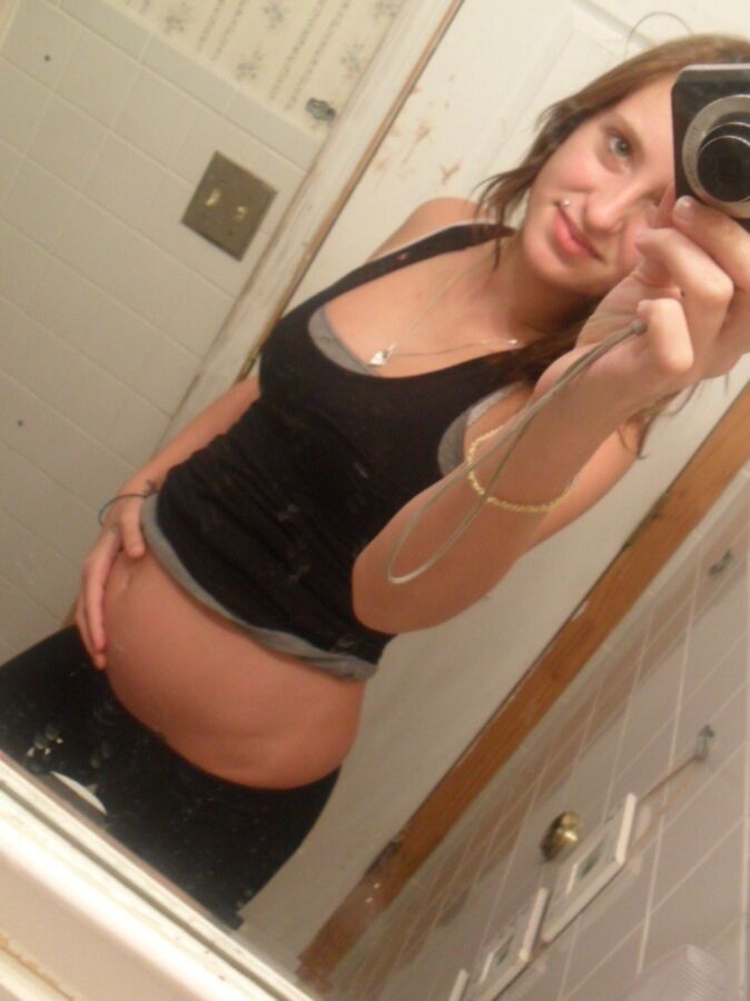 Pregnant Teen Selfshots