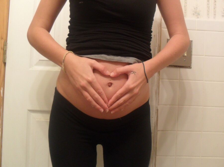 Pregnant Teen Selfshots