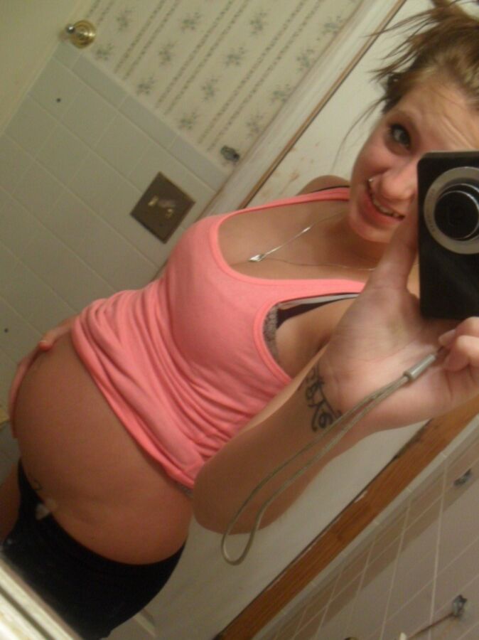 Pregnant Teen Selfshots