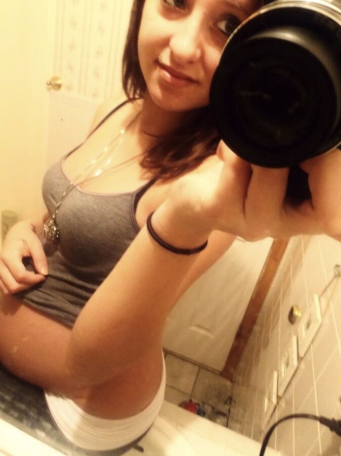 Pregnant Teen Selfshots