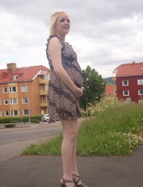 Pregnant teen from Sweden