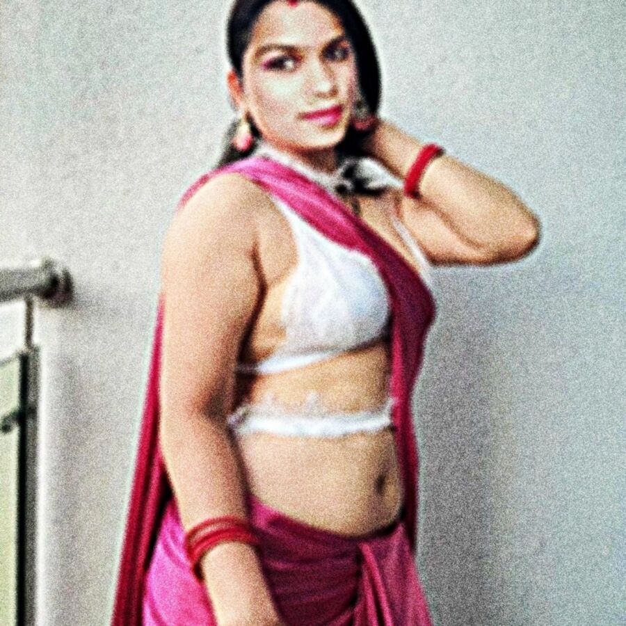 Sissy navel queen