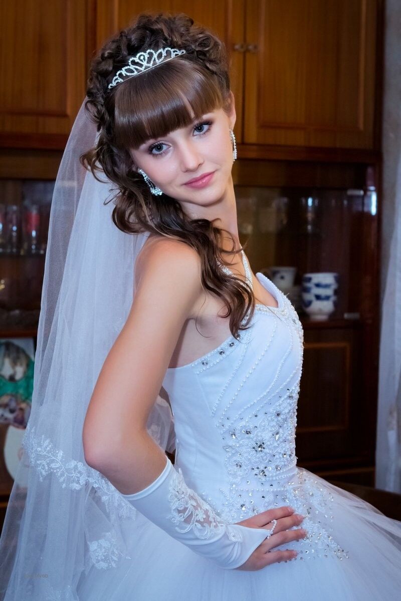 Beautiul Kazakh Anastasia de Talty Kurdan após seu casamento