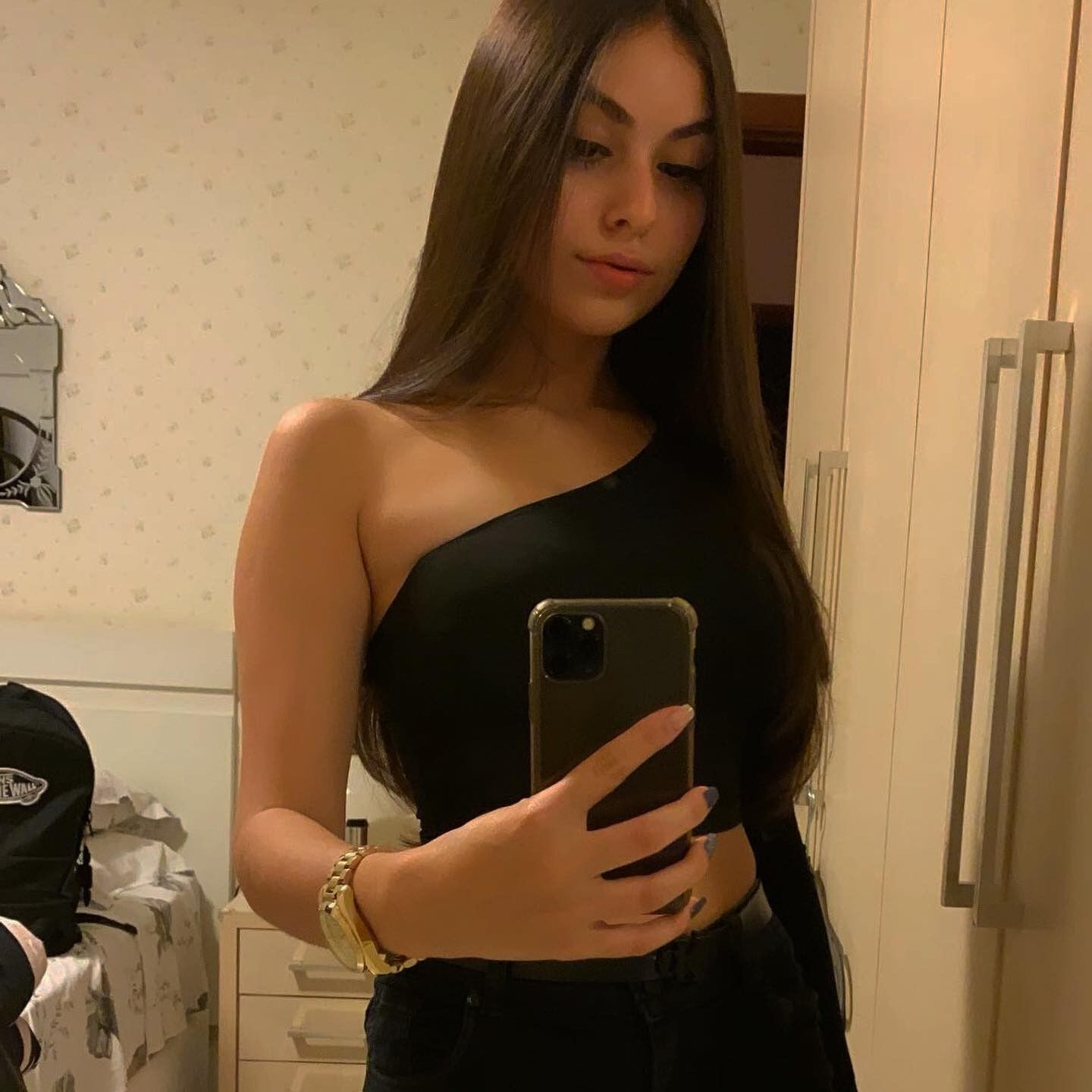 Mariana est une tentatrice adolescente 1