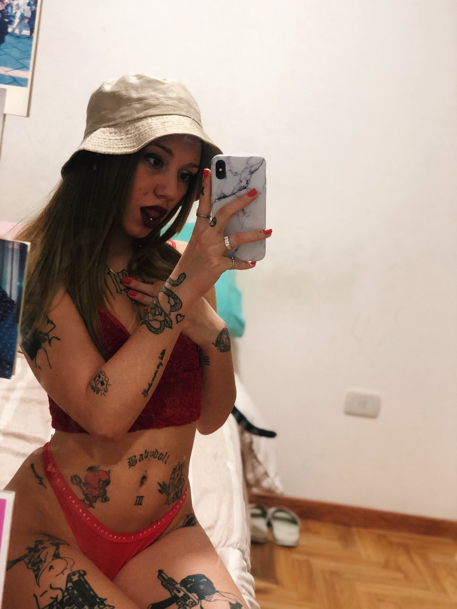 2020.11.02 Tatuadas Calientes Selfie Chicas Latinas Desnudas