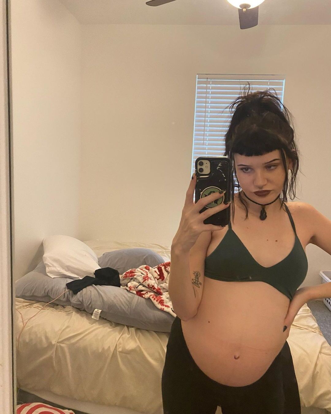 Pregnant teen goth