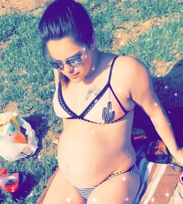 Slutty Pregnant Teen Elle Gray ~ Comment Your Worst Guys ;)