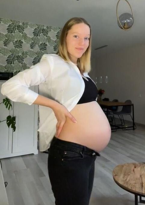 jolie adolescente enceinte hollandaise