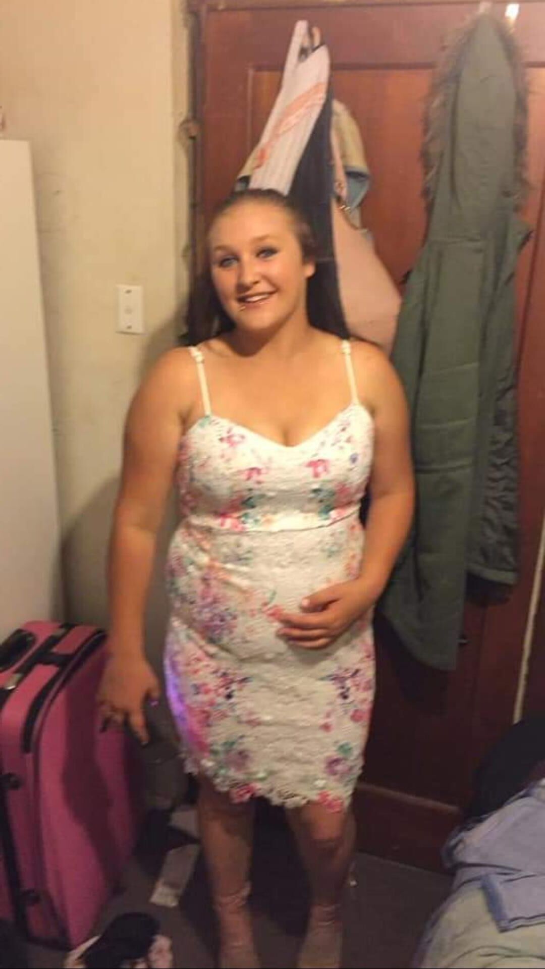 Pregnant teen 54