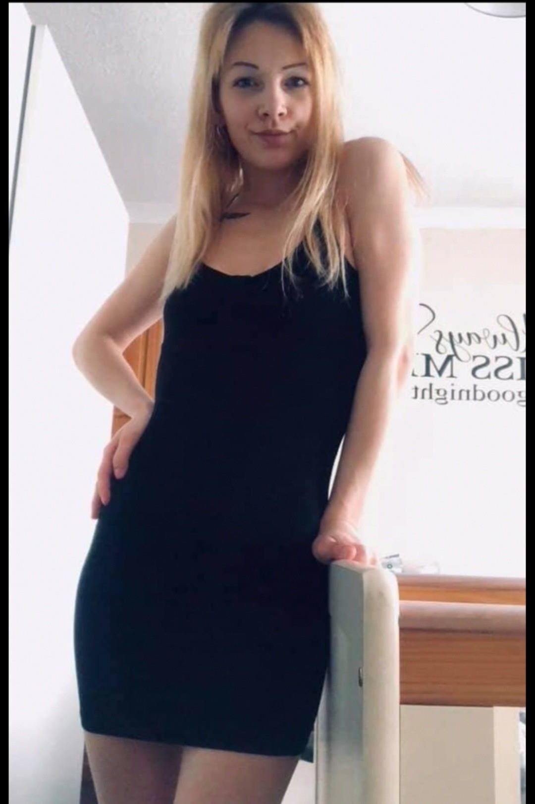 Hungarian pregnant beauty please comment dirty cum tribute