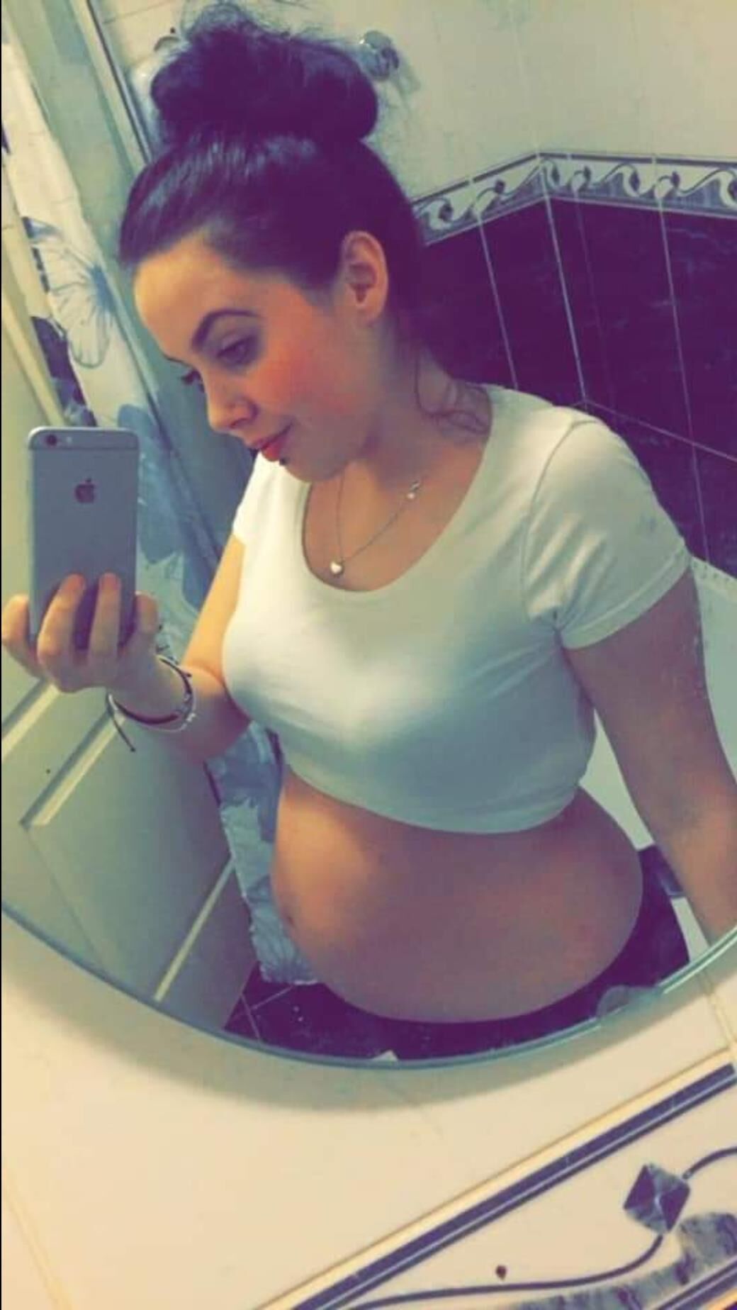 Pregnant teen 72