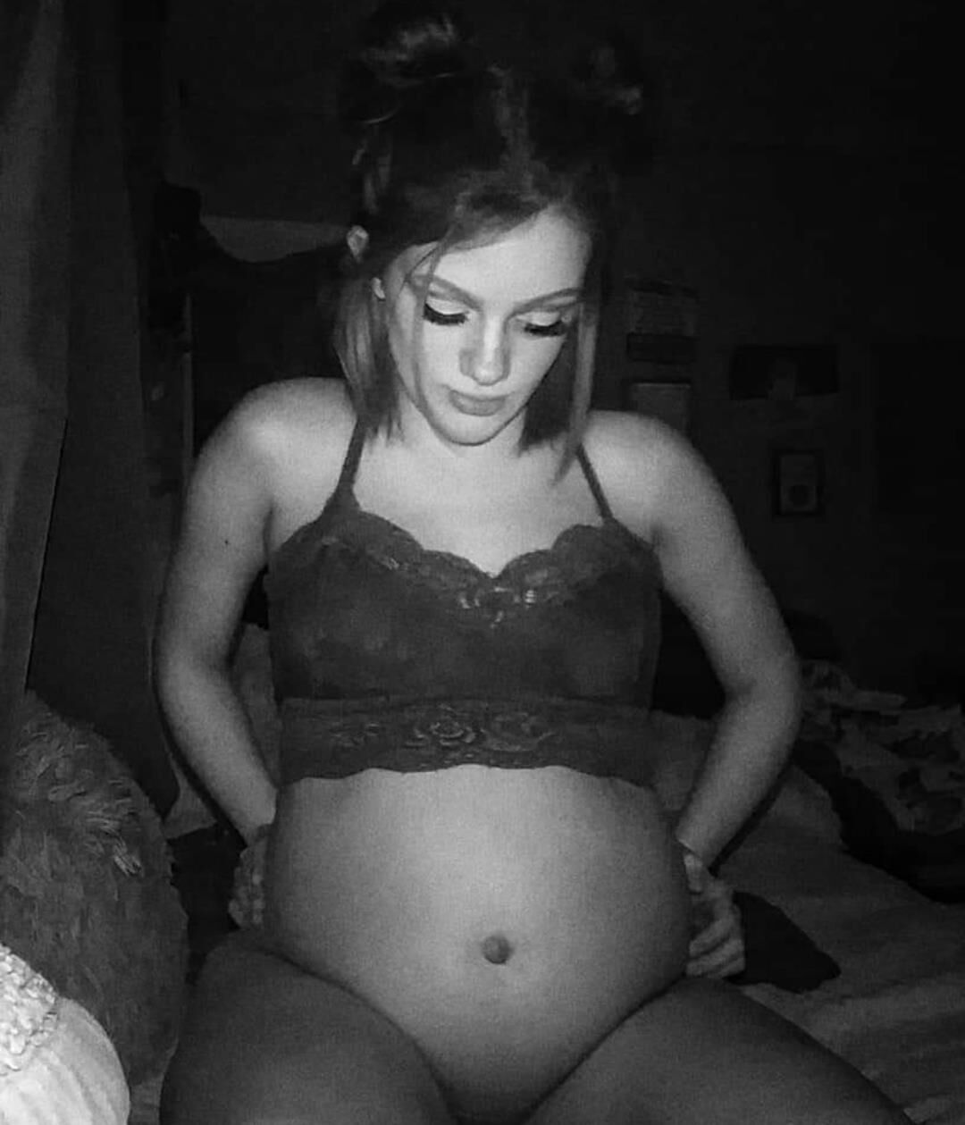 Pregnant teen 70