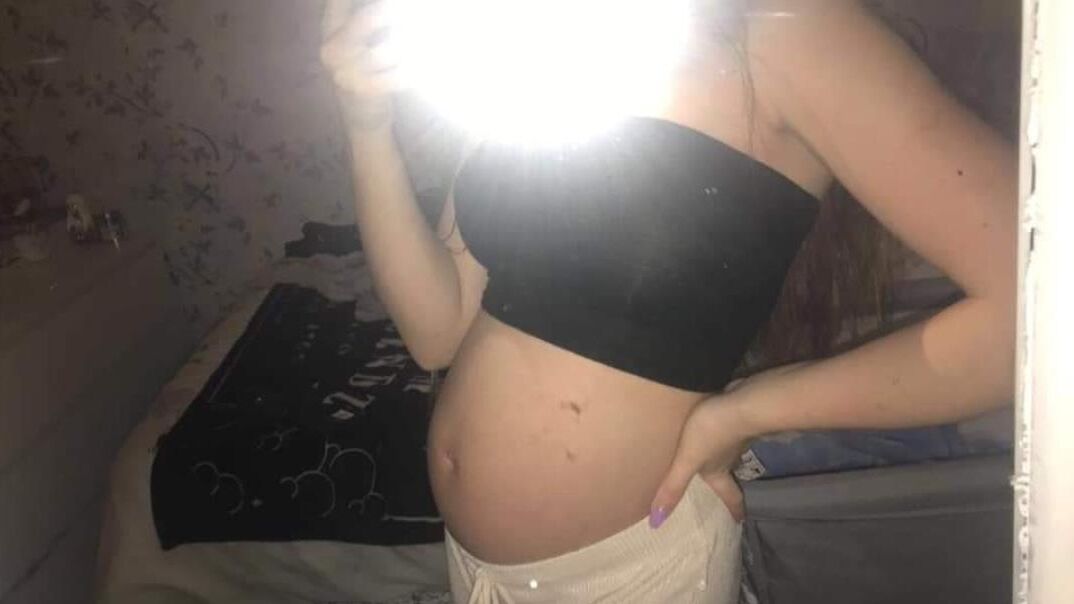 Pregnant teen 64