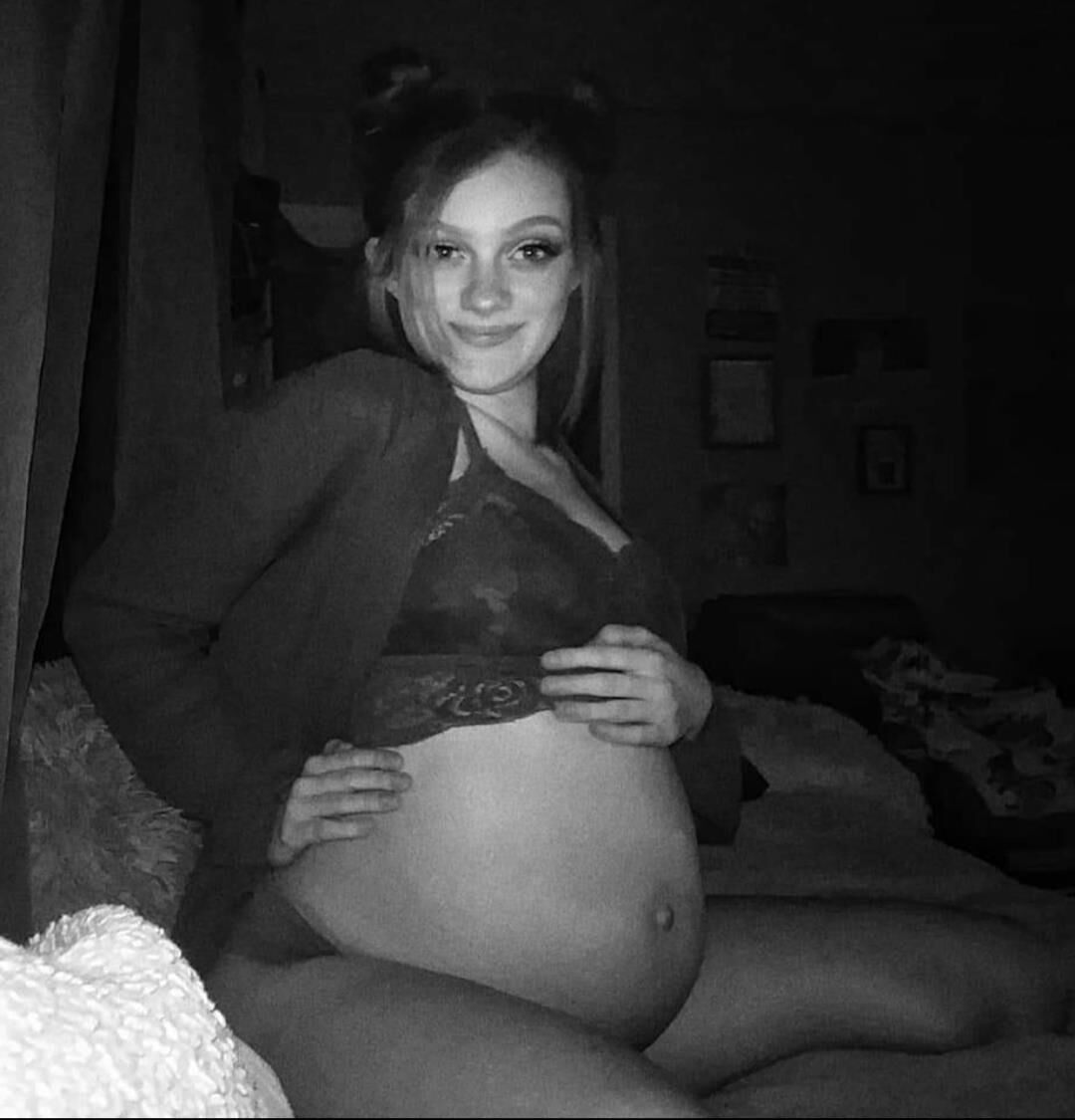 Pregnant teen 70