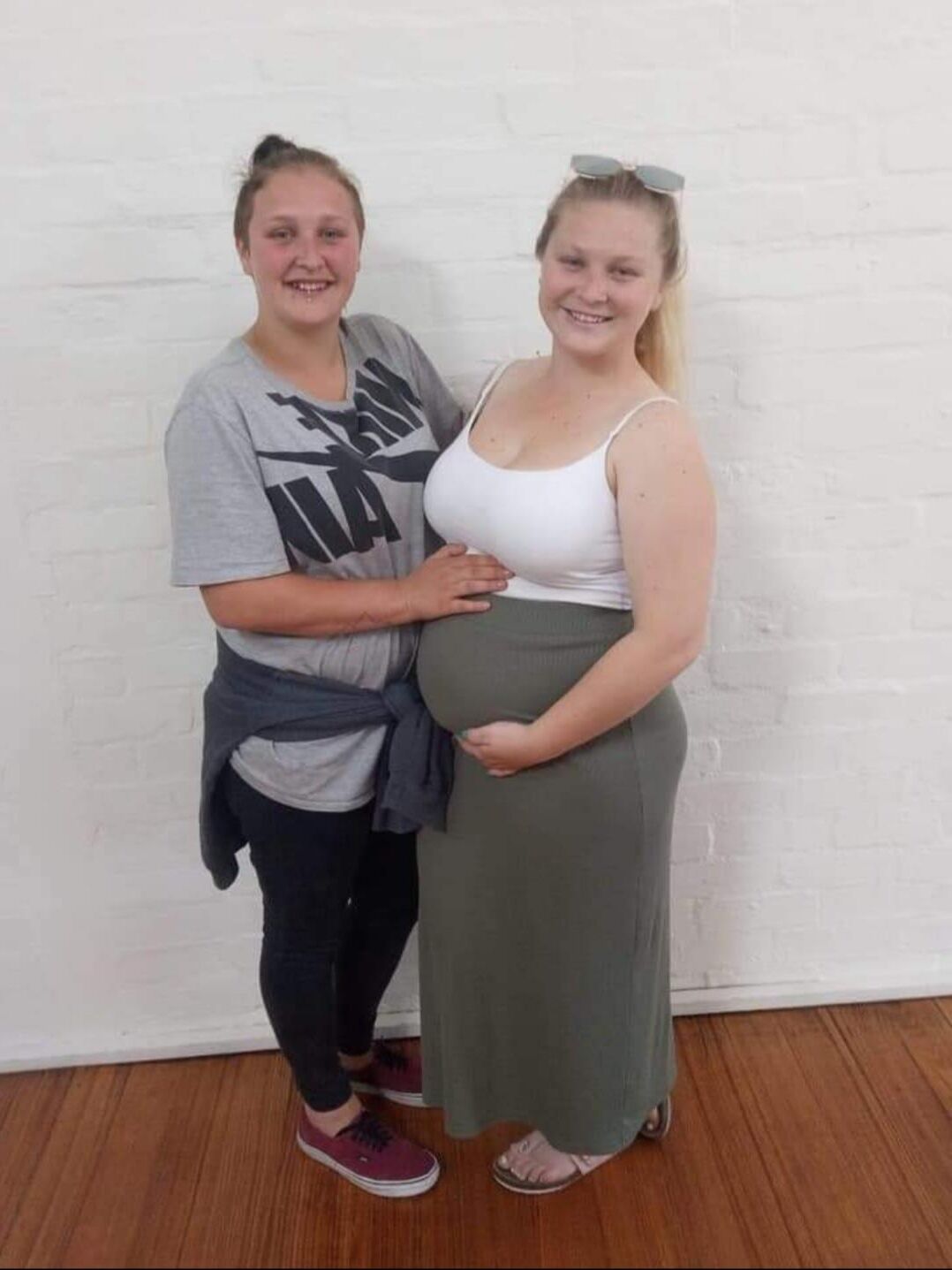 Pregnant teen 54